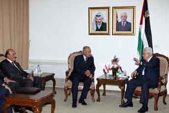 الرئيس يجدد الموقف الفلسطيني والعربي القاضي بتجميد الاستيطان للعودة للمفاوضات