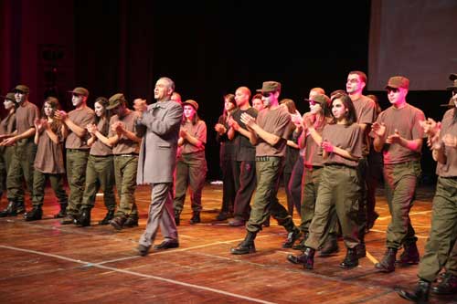 بيروت تُحاصَر من جديد في الظل العالي