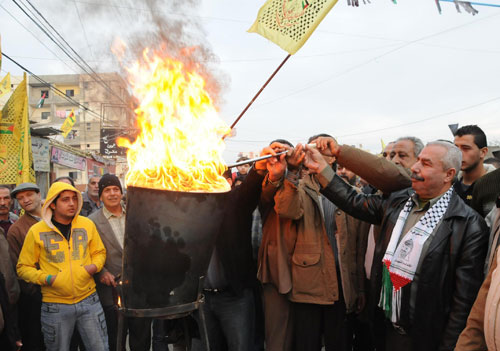 ايقاد شعلة الانطلاقة الـ 47 للثورة في مخيم البارد