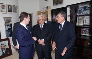 الرئيسان عباس ومدفيديف يفتتحان المتحف الروسي في أريحا