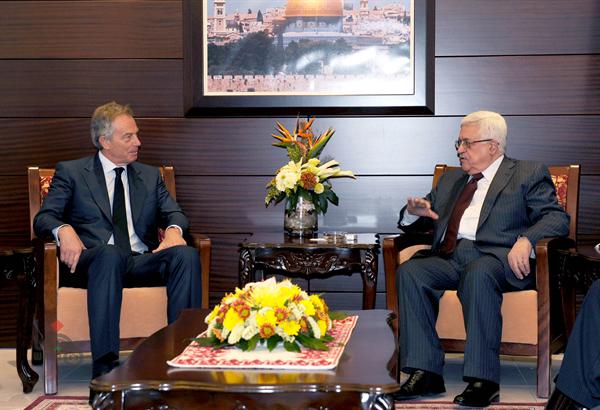 الرئيس يطالب الرباعية باتخاذ موقف يعزز عملية السلام