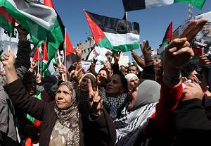 مسيرات واعتصامات في الوطن والشتات تطالب بإنهاء الانقسام