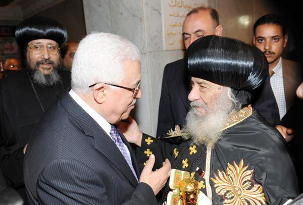 الرئيس يطلع البابا شنودة على تطورات الأوضاع في فلسطين