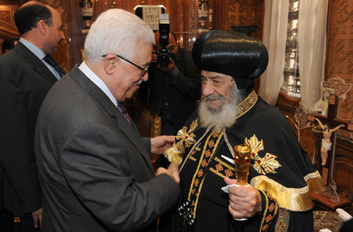 الرئيس يلتقي البابا شنودة