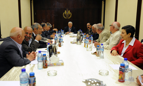 اللجنة التنفيذية: الإفراج عن الأسرى ثمرة لصمودهم ونضال شعبنا