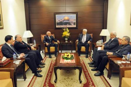 الرئيس يستقبل مسؤول مركز دراسات الشرق الأوسط للسلام في واشنطن