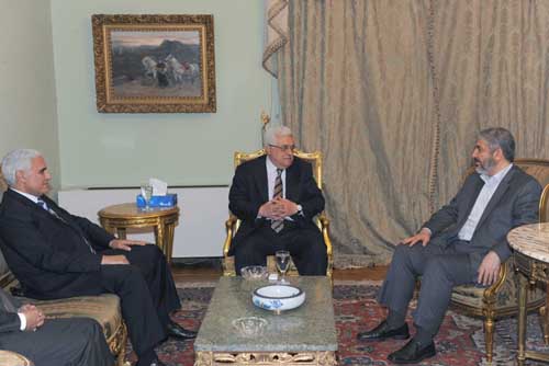 الرئيس يلتقي مشعل في القاهرة