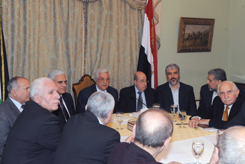 الرئيس يترأس اجتماع 