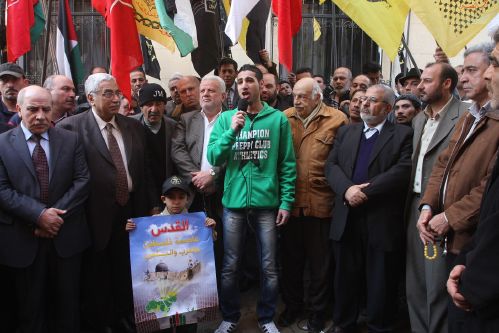 مخيمات بيروت تعتصم استنكاراً لمحاولة اقتحام الحرم القدسي الشريف