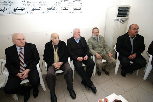 أبو العردات واصل تقبّل التعازي بوالدته