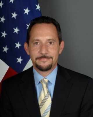 القنصل الأميركي يشيد بتحسين آفاق النمو الاقتصادي بالأرض الفلسطينية