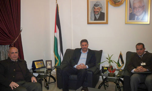 السفير دبور يستقبل "شاهد"