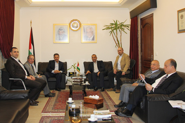 السفير دبور يستقبل وفد غرف تجارة وصناعة رام الله ونابلس وطوباس
