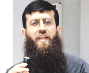 الأسير خضر عدنان يطالب بتصعيد حملة المقاطعة للمحاكم العسكرية