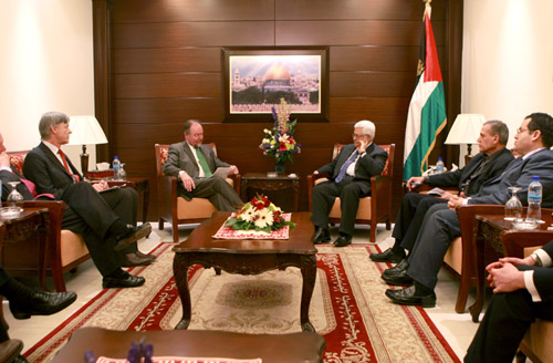 الرئيس يستقبل قناصل بريطانيا وفرنسا وممثل ألمانيا لدى السلطة