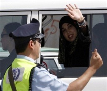 الأسيرة الشلبي: حريتنا أغلى وأقوى من زنازين الاحتلال