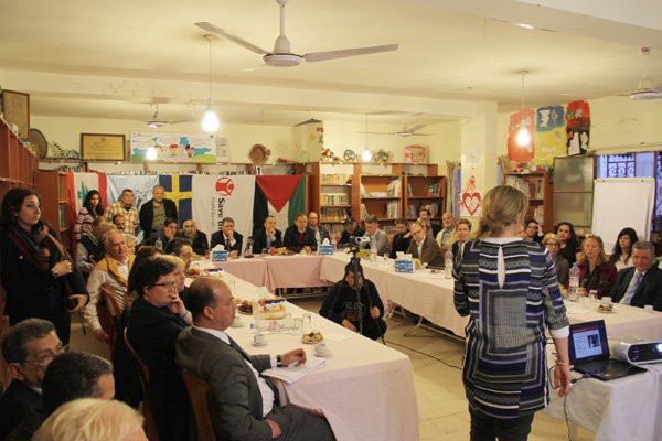 سفراء ودبلوماسيون سويديون يطلعون على أوضاع شعبنا في 