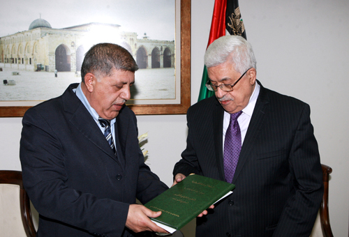 الرئيس يتسلم التقرير السنوي لديوان الرقابة المالية والإدارية