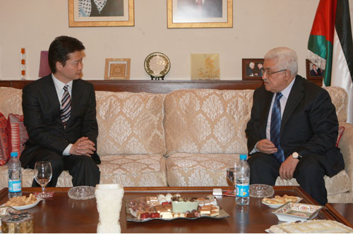 الرئيس يستقبل وزير الخارجية الياباني