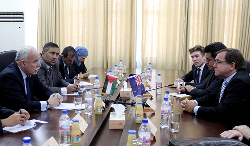 المالكي يجتمع مع نظيره النيوزلندي ويطلعه على آخر المستجدات