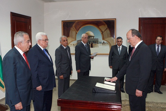 وزيرا المالية والتربية والتعليم يؤديان اليمين القانونية أمام الرئيس