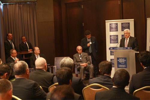 الرئيس يستقبل رجال أعمال فلسطينيين وأتراك وعرب