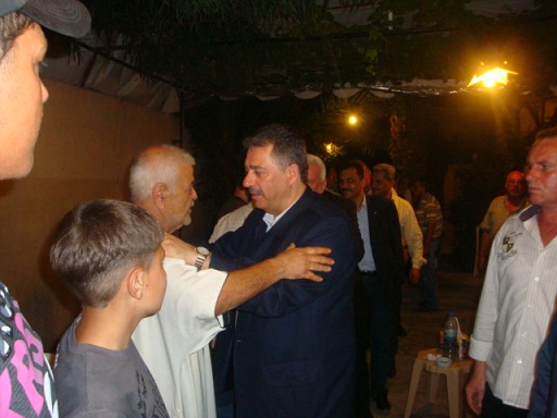 السفير دبور يقدم واجب العزاء بالشاب احمد القاسم