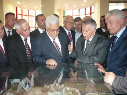 الرئيس يفتتح مبنى كلية الهندسة ومسجدا في جامعة 