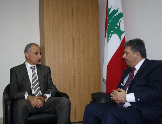 الشريف يبلغ السفير دبّور قرار مجلس الوزراء اللبناني إعفاء جمعية الهلال الأحمر الفلسطيني من الرسوم ال