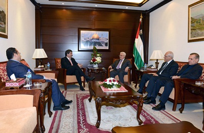 الرئيس يستقبل ممثل سويسرا ويمنح ممثل الأرجنتين وسام نجمة القدس