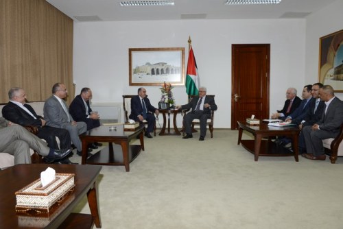 الرئيس يستقبل ممثلي القطاع الصحي المقدسي