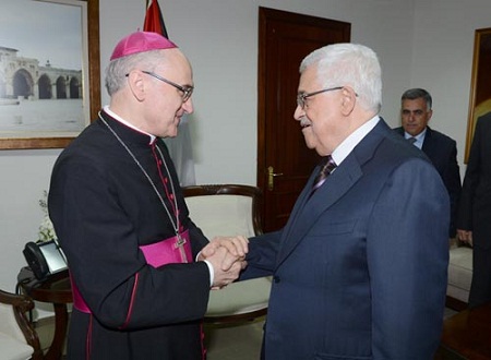 الرئيس يستقبل القاصد الرسولي في الأراضي المقدسة