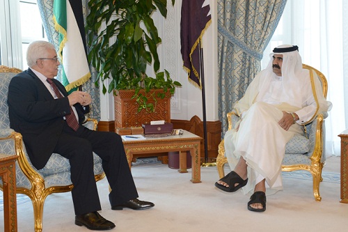 الرئيس محمود عباس يجتمع مع أمير قطر