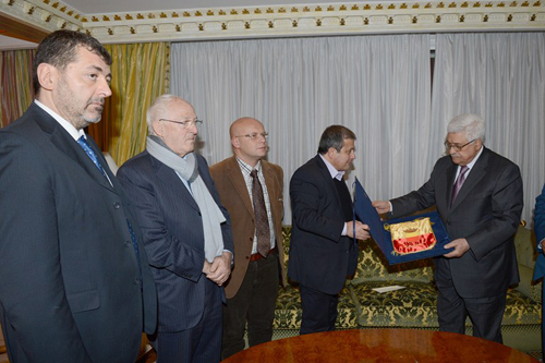 بلدية نابولي تمنح الرئيس مواطنة شرف