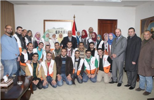 الرئيس يستقبل متطوعي الهلال الأحمر