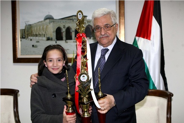 الرئيس يستقبل الطفلة الجعبري الفائزة بمسابقة حساب الذكاء العقلي