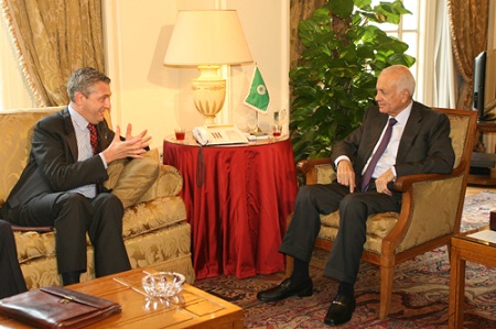 العربي يبحث مع مفوض