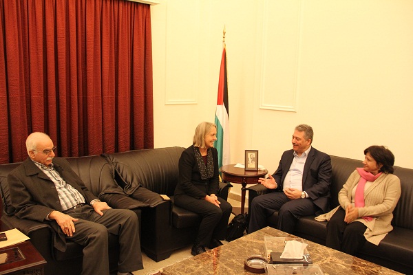 السفير اشرف دبور يلتقي عضوا في مجلس الشيوخ الاسترالي