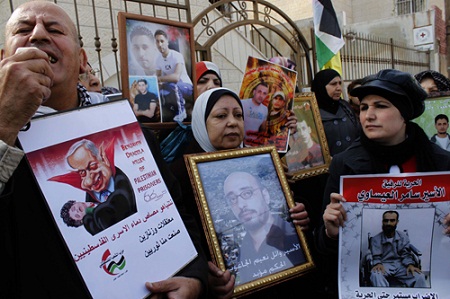 الضفة تنتفض لنصرة الأسرى المضربين في سجون الاحتلال