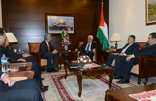 الرئيس يستقبل وفدا من البنك الدولي