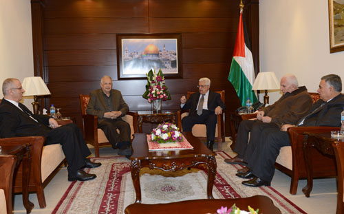 الرئيس يستقبل رئيس لجنة الانتخابات وأمينها العام