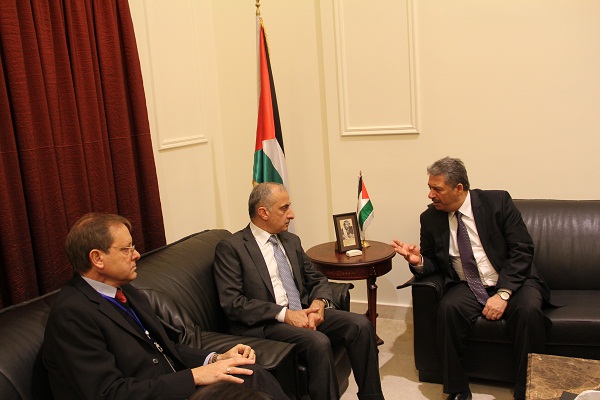 السفير دبور يبحث مع الشريف وديفيز اوضاع ابناء شعبنا في لبنان