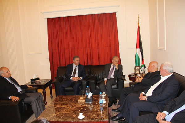 الاغا يبحث مع الشريف اوضاع النازحين الفلسطينيين من سوريا