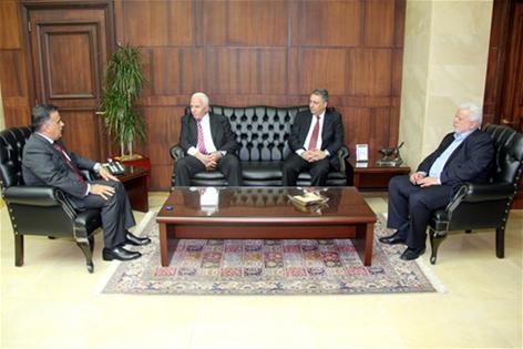 الاحمد يبحث مع اللواء ابراهيم اوضاع المخيمات