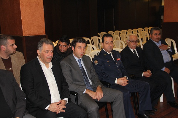 السفير دبور يواصل استقبال المعزين بوفاة والدته