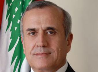 الرئيس اللبناني يعزي السفير اشرف دبور