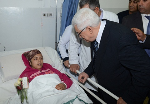 الرئيس يعود جرحى حافلة المعتمرين في مستشفى السلط