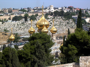 الاحتلال يحرم آلاف المسيحيين من الوصول للقدس لإحياء