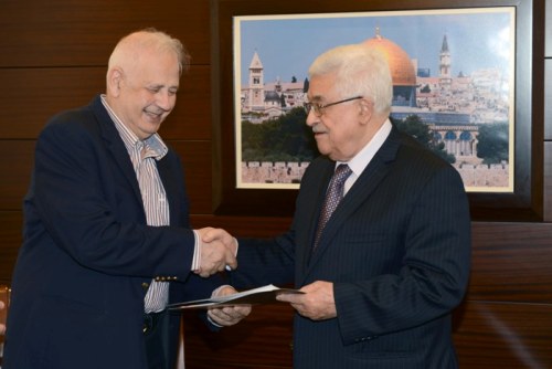 الرئيس يستقبل رئيس لجنة الانتخابات المركزية وامينها العام