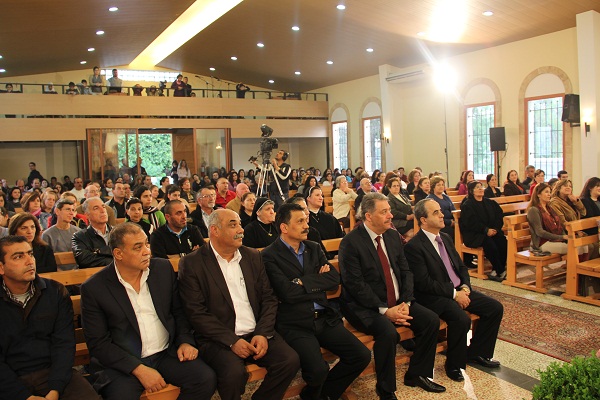 السفير دبور يشارك في قداس مار جاورجيوس في مخيم ضبية